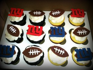 Giants Football Cupcakes