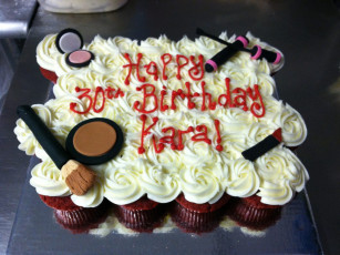 Make-up Pullaway Cupcake Cake