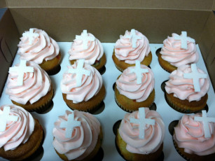 Cross Cupcakes