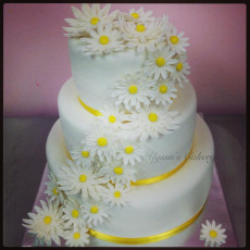 Daisies Wedding Cake