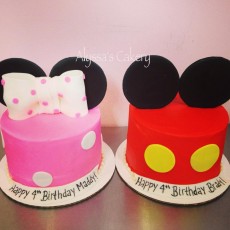Minnie and Mickey Smash Cakes
