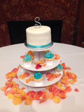Cupcake stand centerpieces