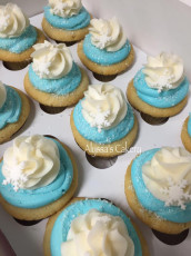 Frozen Snowflake Cupcakes