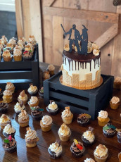 S'mores Drip + Cupcakes