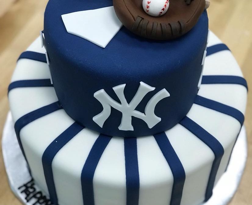 New York Yankees BDay cake  Yankee cake, Cake, Cupcake cakes