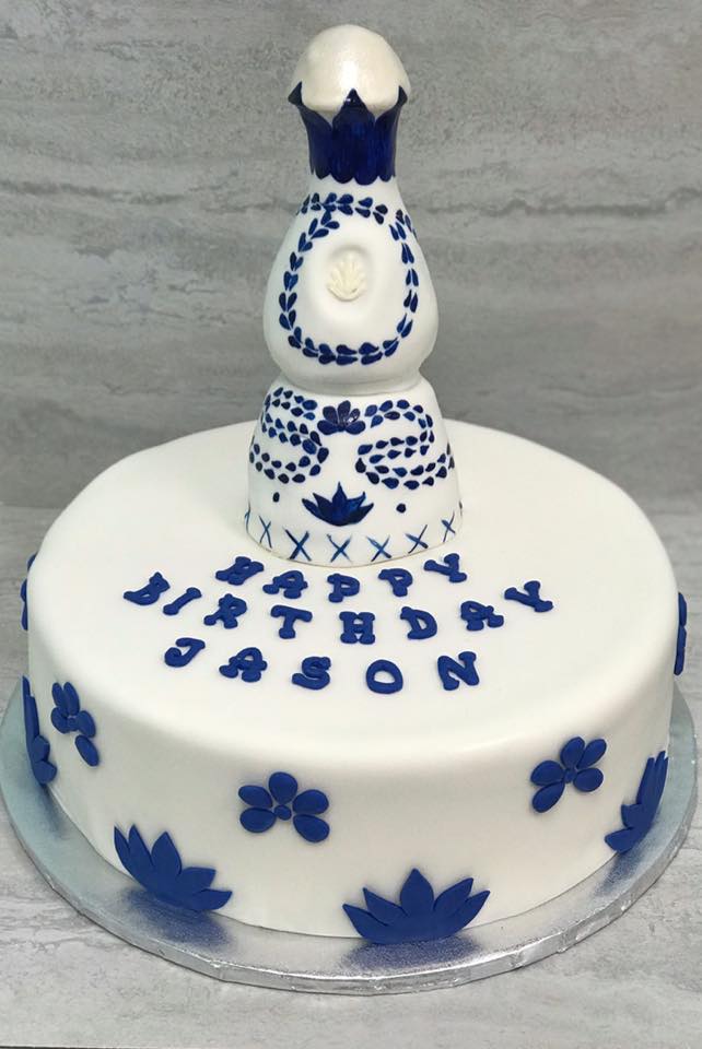 Patrón tequila Cake !!! Happy birthday 🎊 @patita_landeros 💚💚💚💚 #... | Birthday  Cake | TikTok