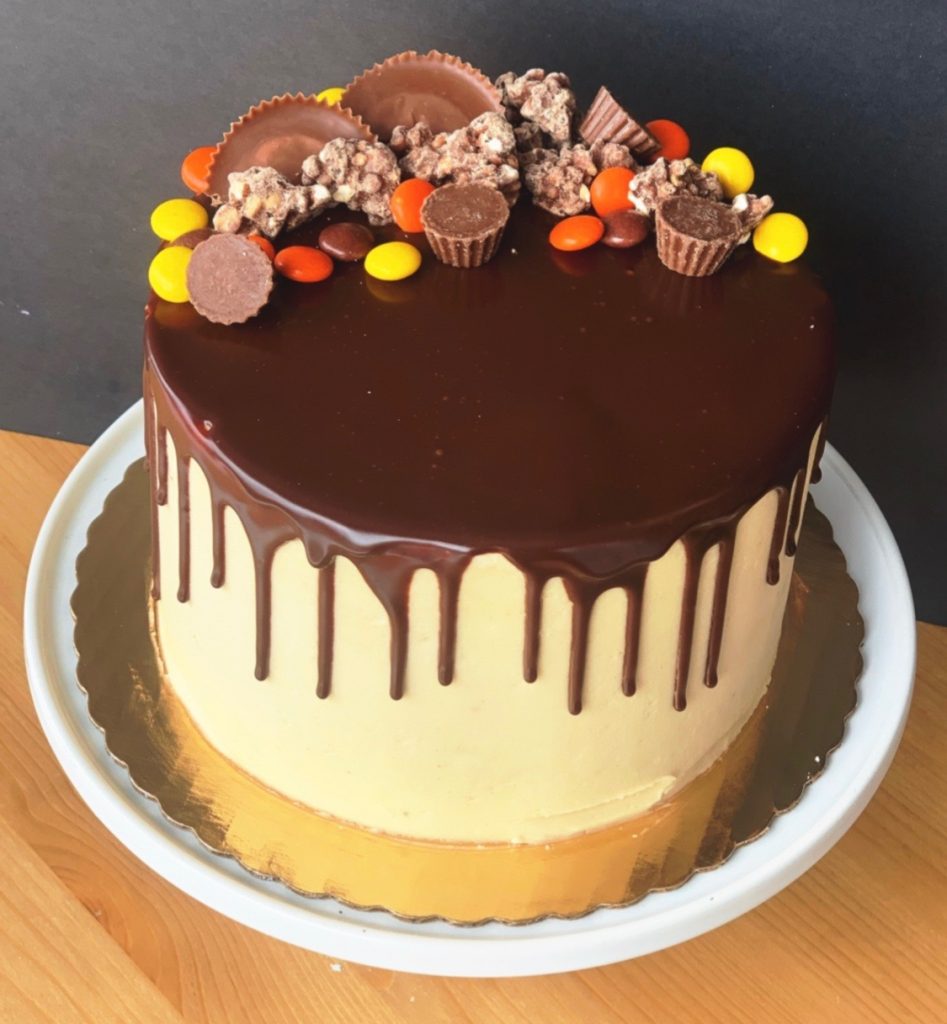 6" Reese's Drip Cake